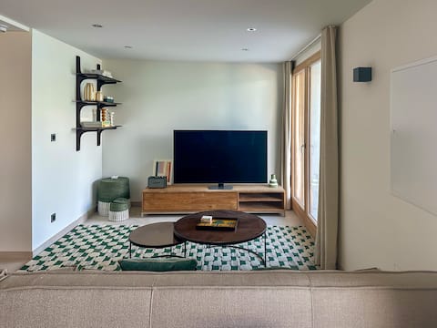 Annonce Airbnb populaire: Lakeside Design & Relaxation à Sevrier