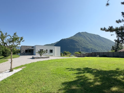 Villa with swimming pool on Lake Maggiore – Villa Quadratone