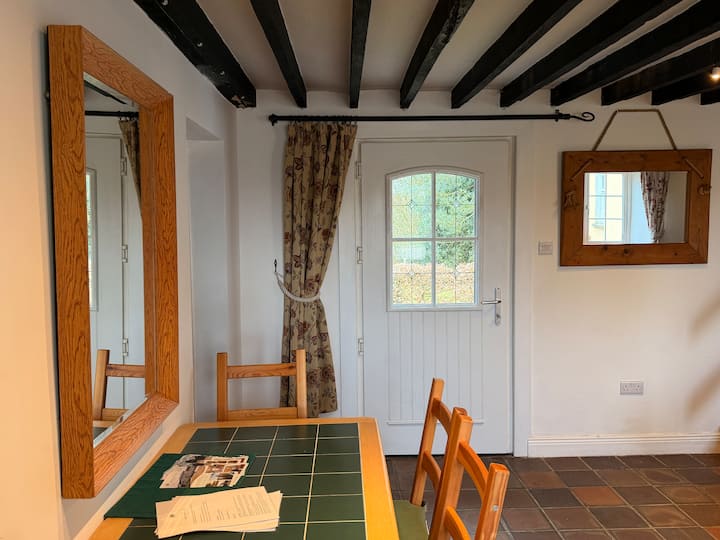 Cosy Farm Cottage Escape With Fireplace & Nature - blessington