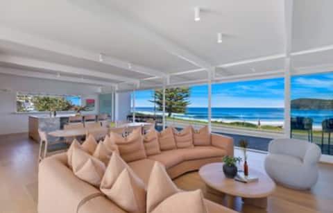 Top Airbnb: The Copa - beachfront luxury in Copacabana