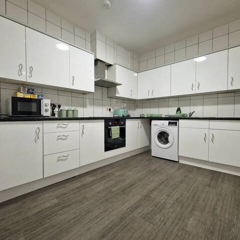 4 Beds Steps from Edgware Rd gallery image 5