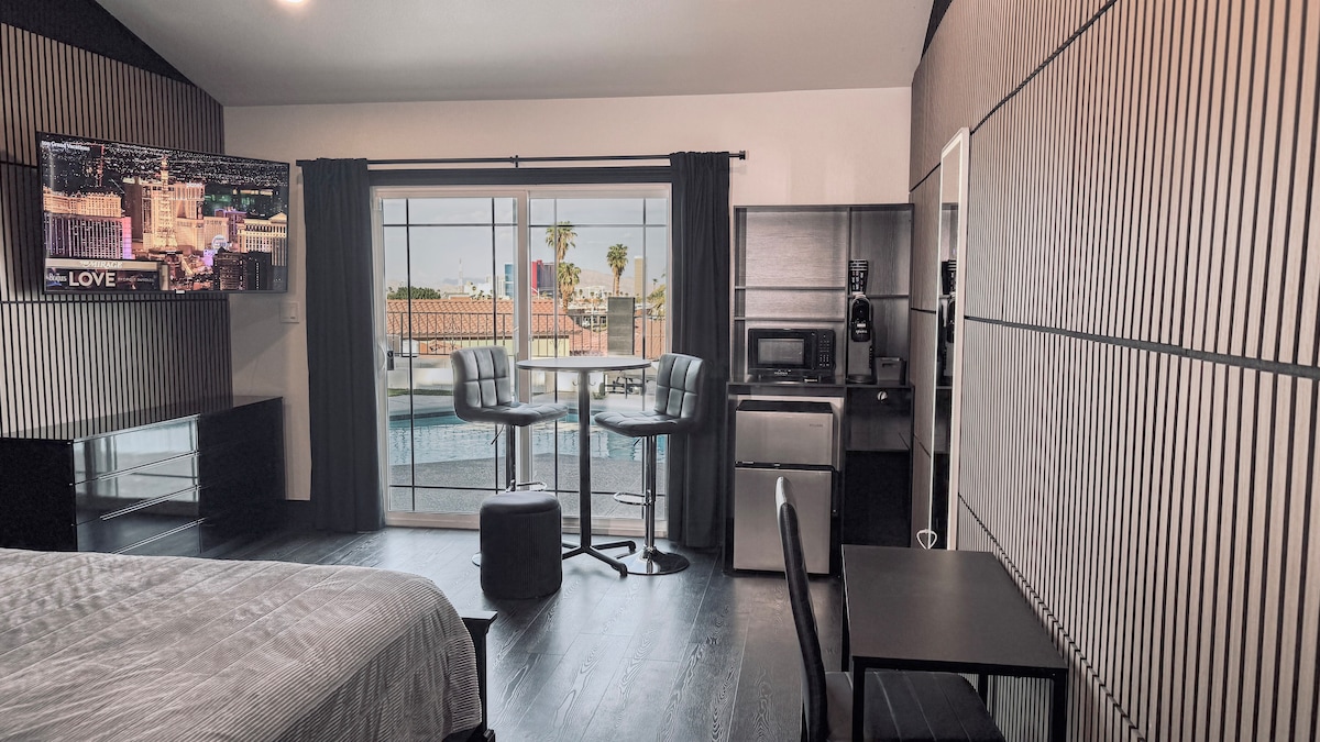 Luxe King Suite
