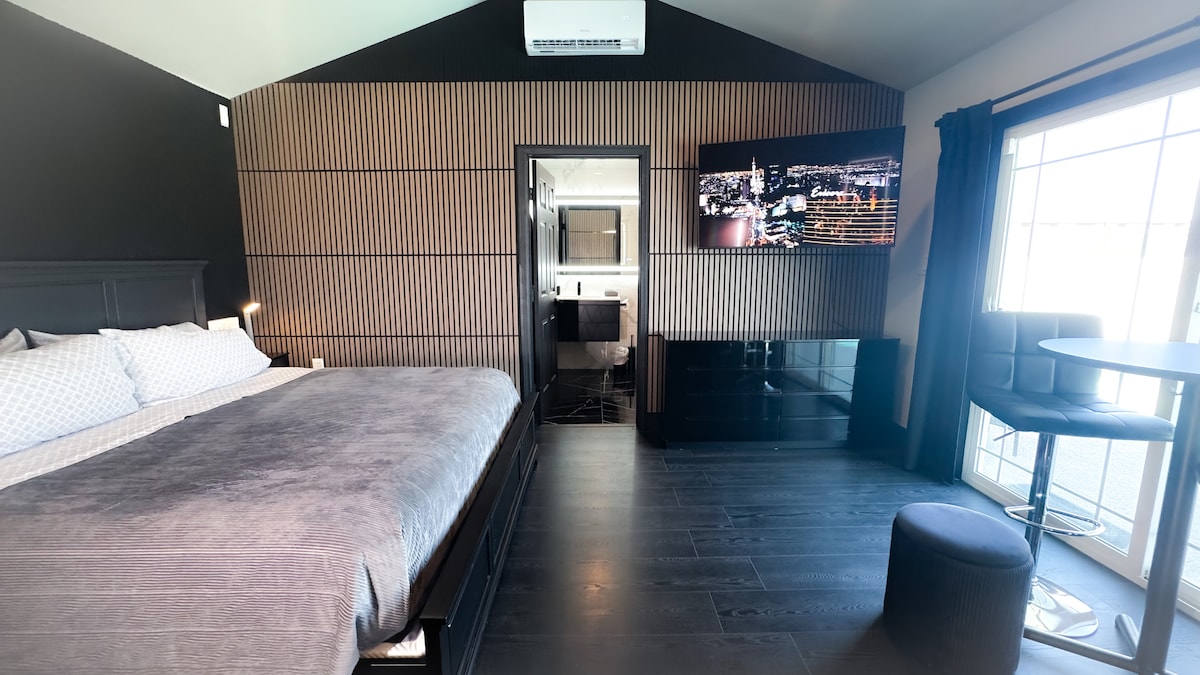 Luxe King Suite