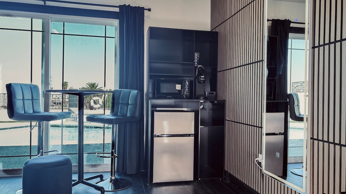 Luxe King Suite