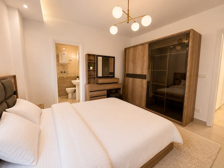 Cozy 2 BDR In Rehab City: Bedroom 1