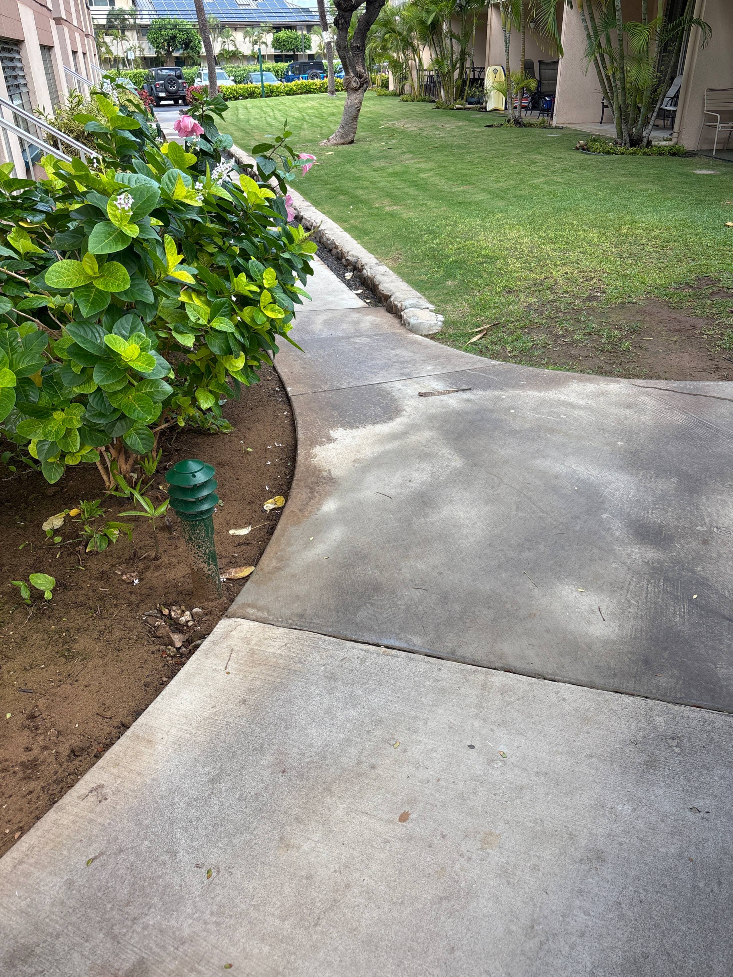 Steps to the beach in South Maui - Image 13