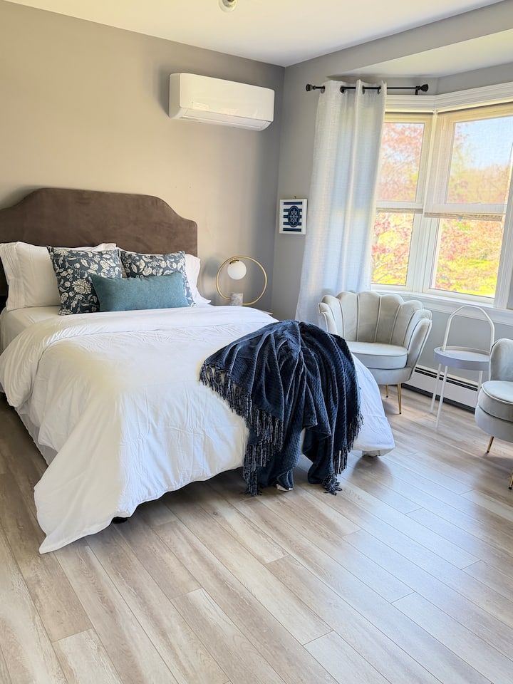 Bedrooms — photo 1