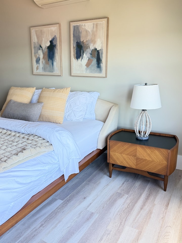 Bedrooms — photo 2