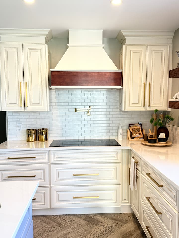 Kitchen & Dining — photo 1