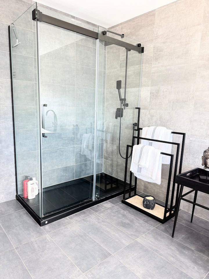 Bathrooms — photo 4
