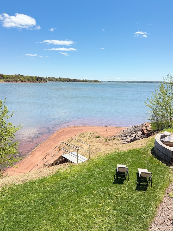 Exterior & Red-Sand Beach — photo 4