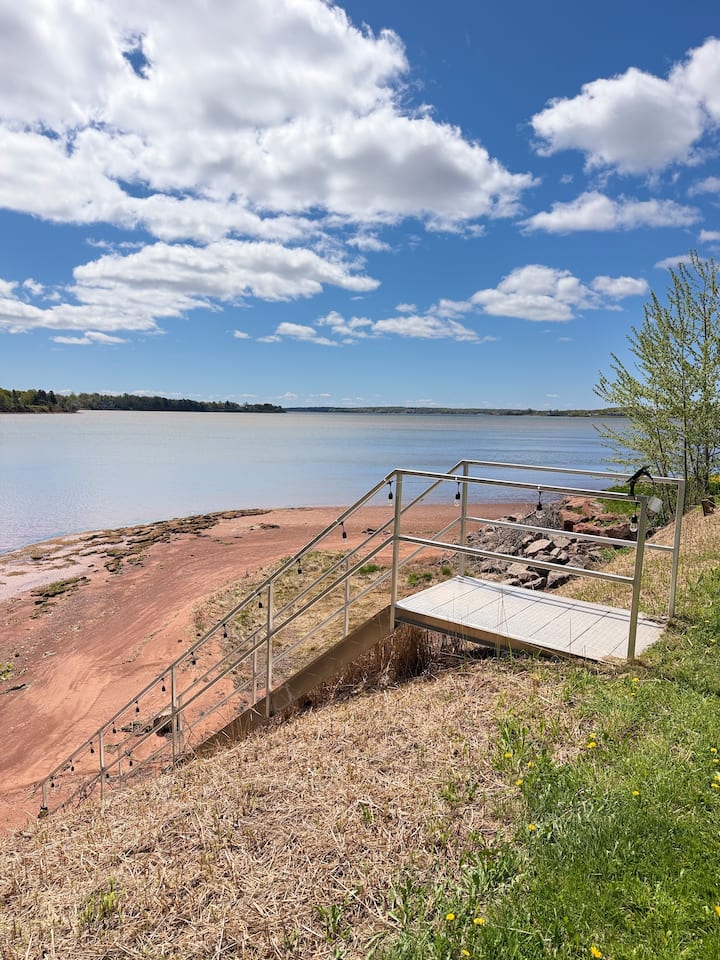 Exterior & Red-Sand Beach — photo 6