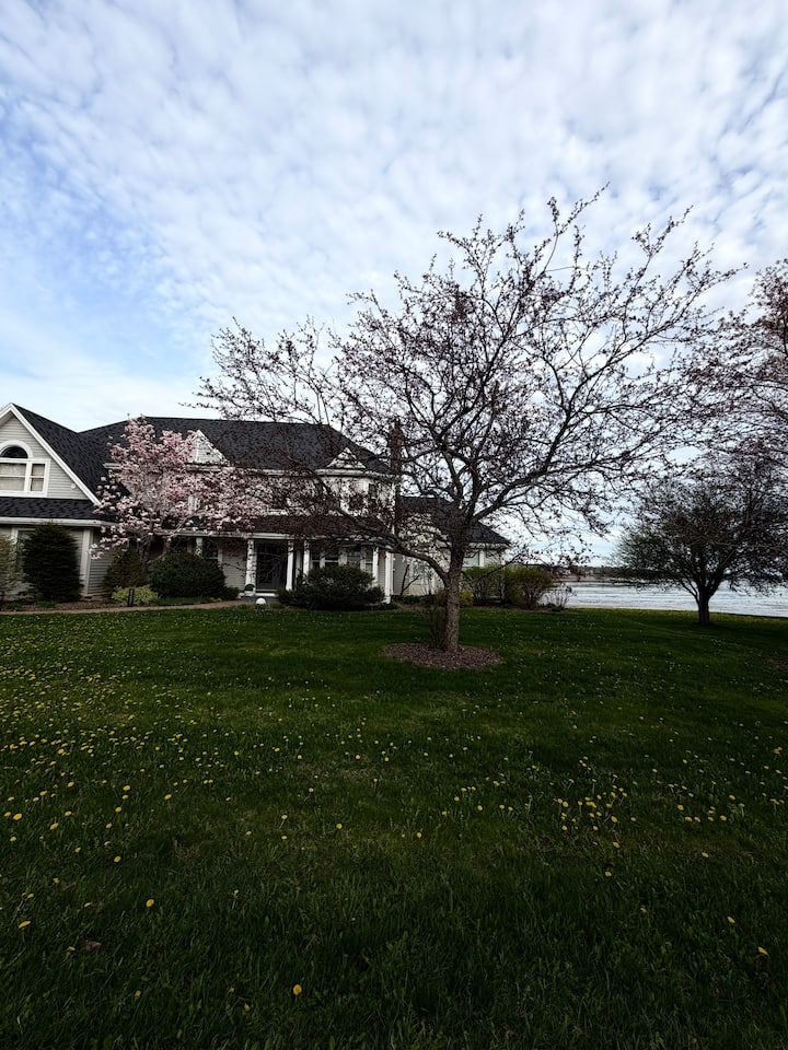 Exterior & Red-Sand Beach — photo 8
