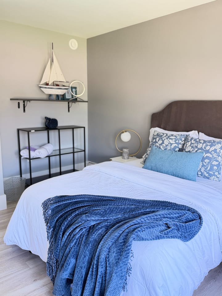 Bedrooms — photo 14
