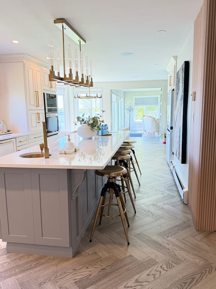 Kitchen & Dining — photo 18