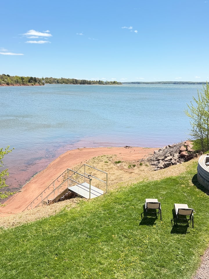 Exterior & Red-Sand Beach — photo 12