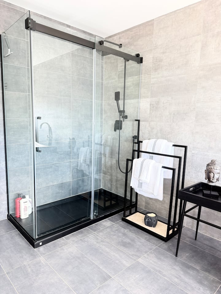 Bathrooms — photo 13