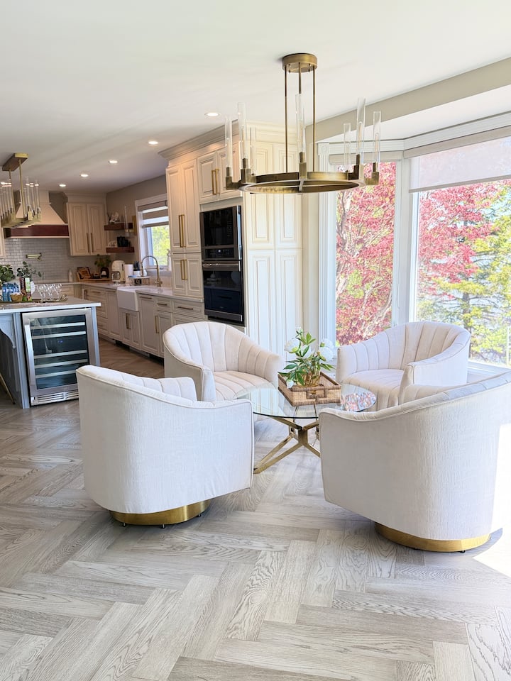 Kitchen & Dining — photo 23