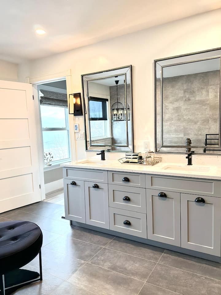 Bathrooms — photo 15