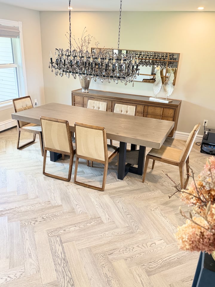Kitchen & Dining — photo 31