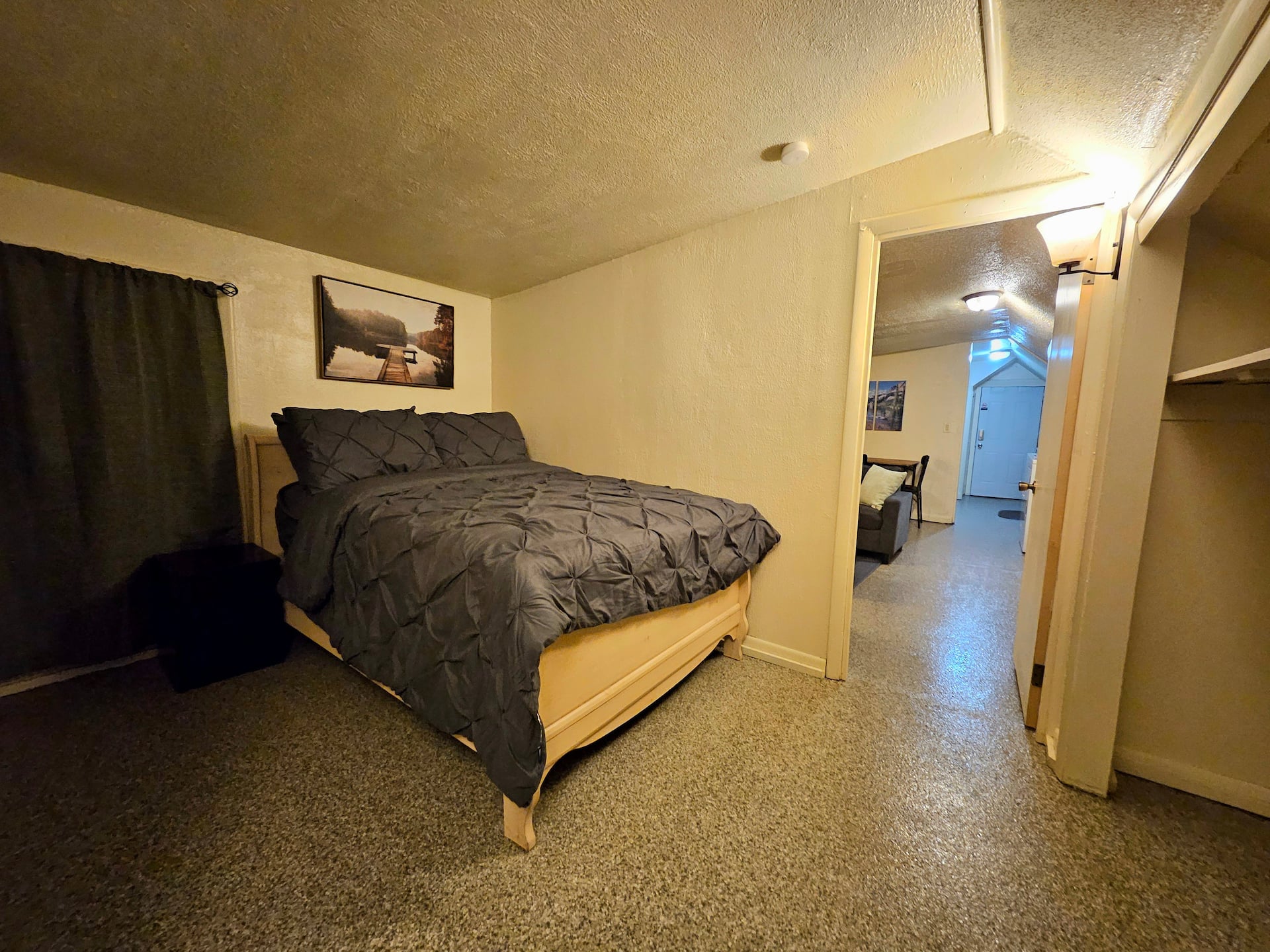 Riverview 1br upper private unit