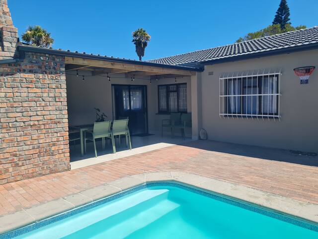 Flamingle @ Coot 7 Sleeper Villa