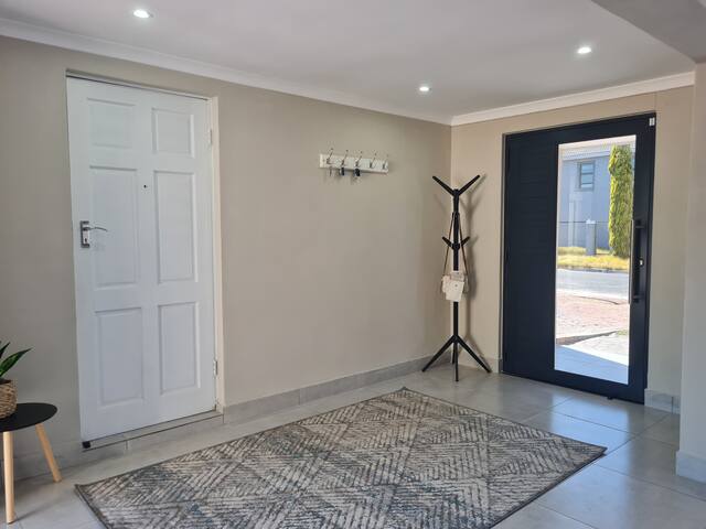 Flamingle @ Coot 7 Sleeper Villa gallery image 3