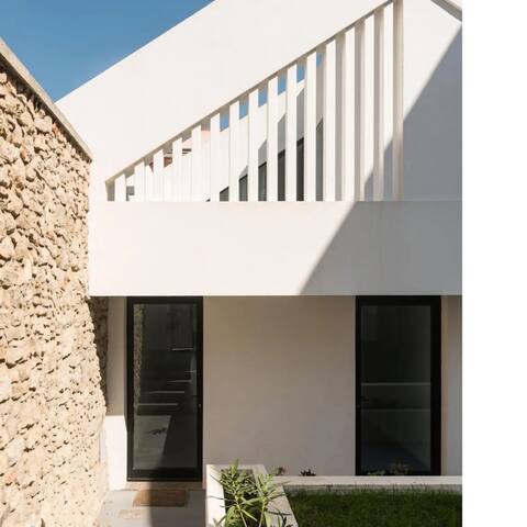 Luxury Villa in Oeiras Old Town gallery image 2