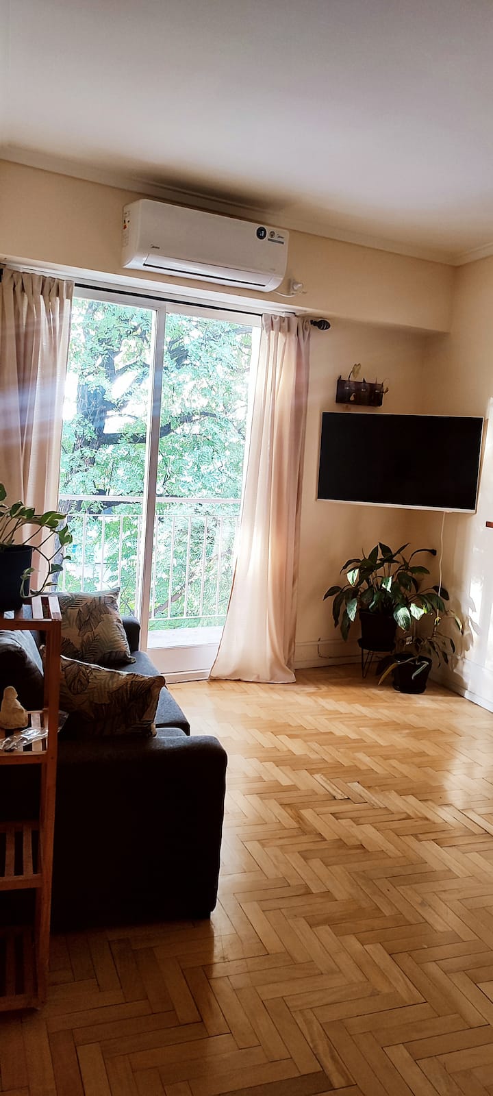 Two-room apartment in Flores