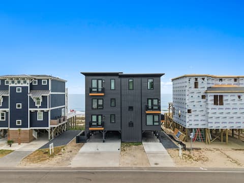 Black Pearl: Oceanfront 11BR Sanctuary