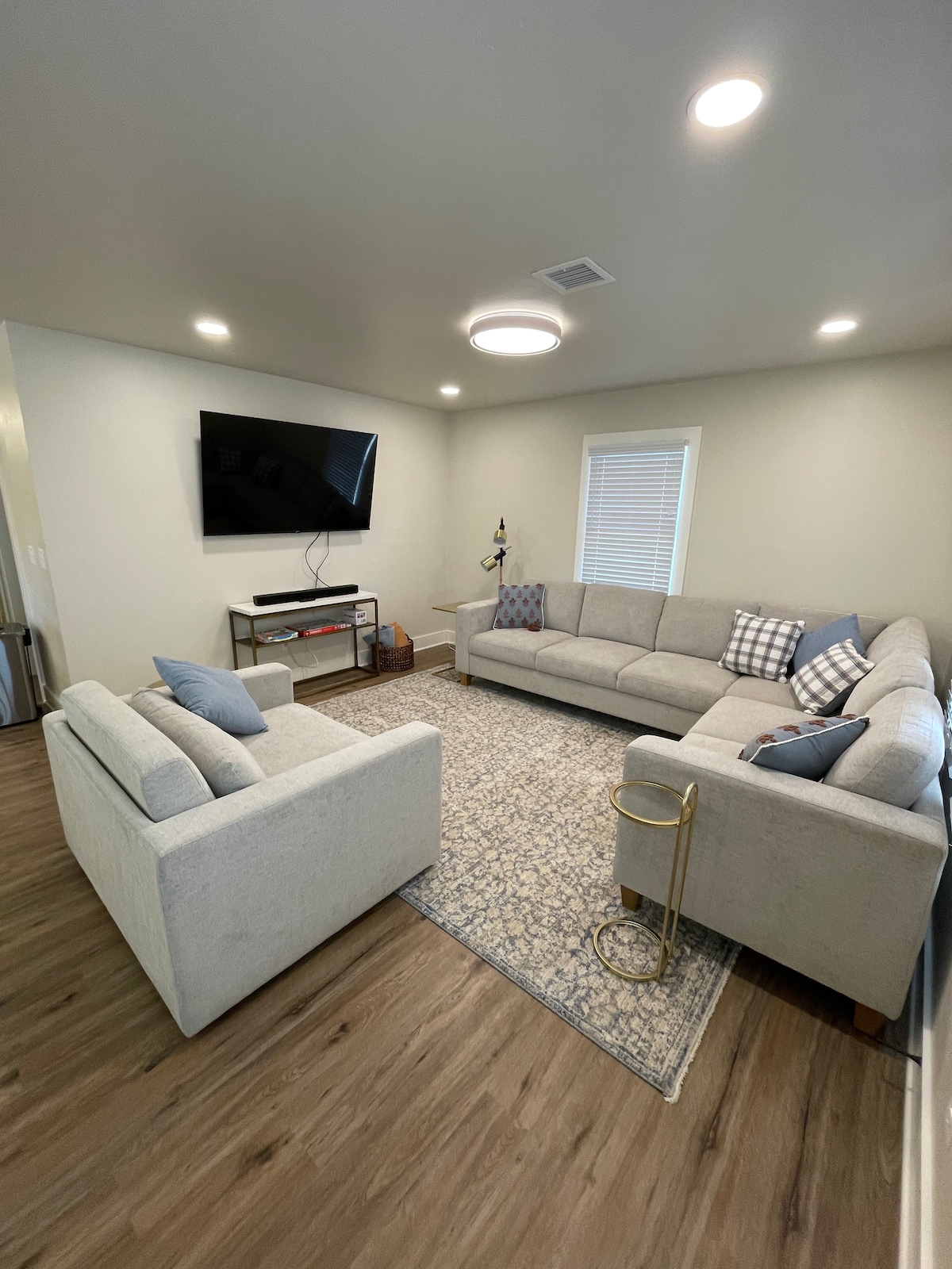 Всекидневна 1