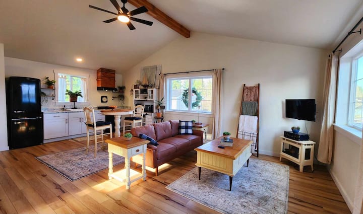 Cozy Bayview Suite - Olympia, WA