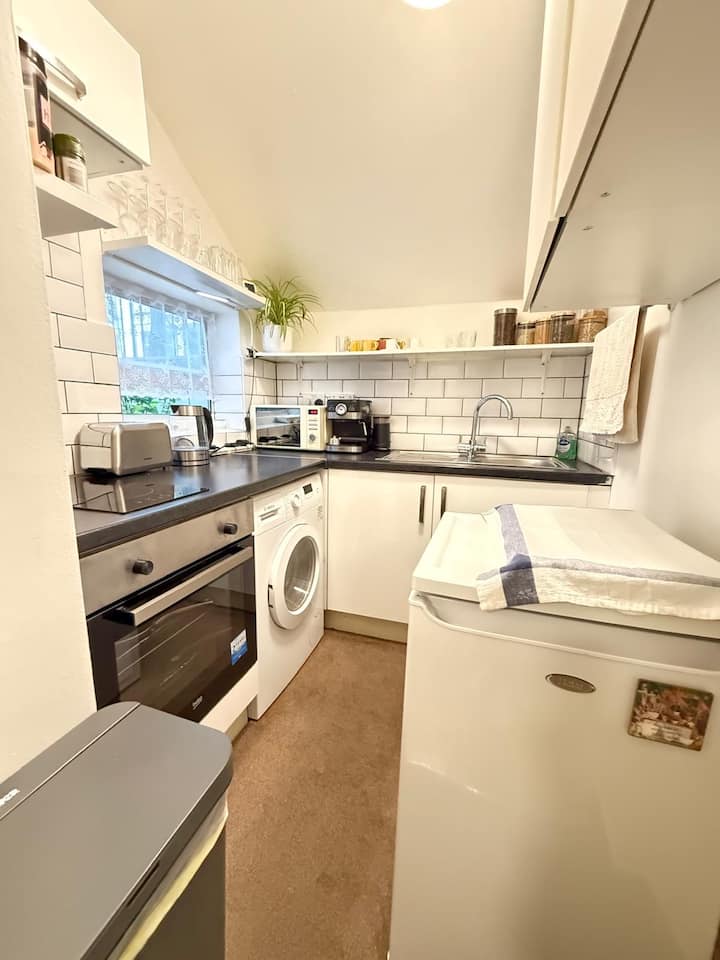 Private Studio Flat - London