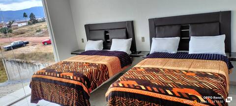 Cruz Conde rooms 11 people