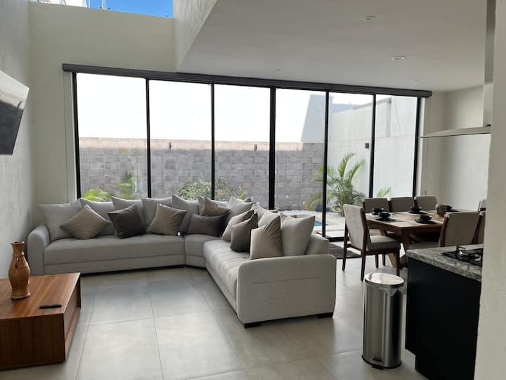 Casa ÁMbar 
Moderna Con Alberca. - Colima