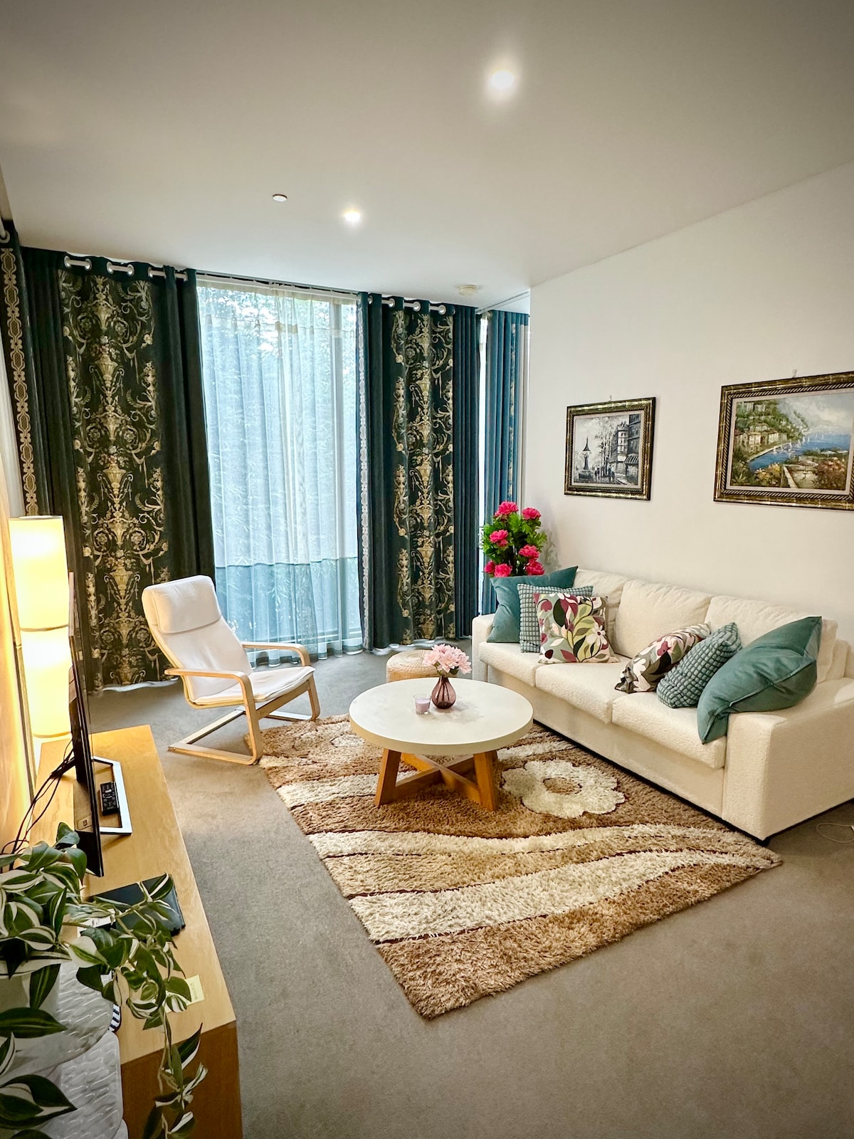 Successful Airbnb property: Bamboo Grove Retreat with Infinity Pool
竹林幽居无边泳池 in Waterloo