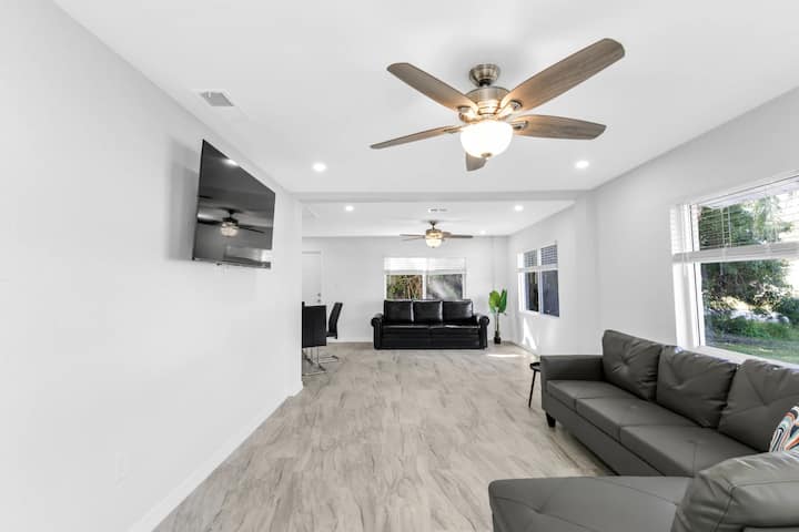 Modern Family Retreat-gulf Coast - Port Charlotte, FL