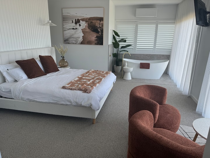 Luxe On Logan’s - Warrnambool