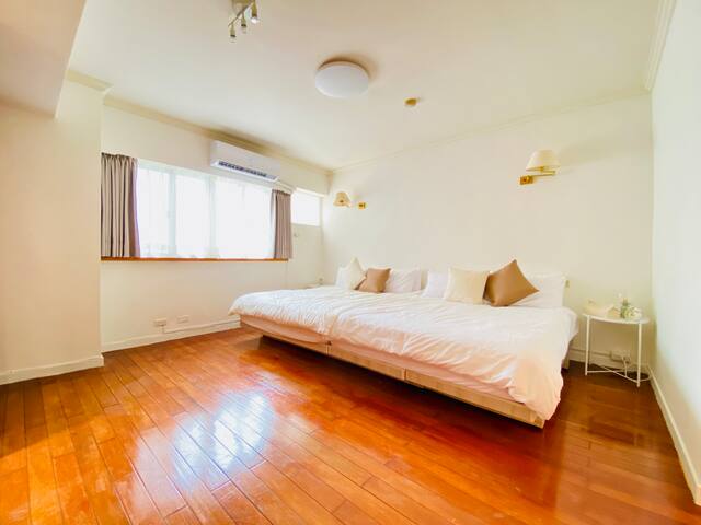 Big 3BR Family Apt | Elevator | Walk to MRT & 101 gallery image 5