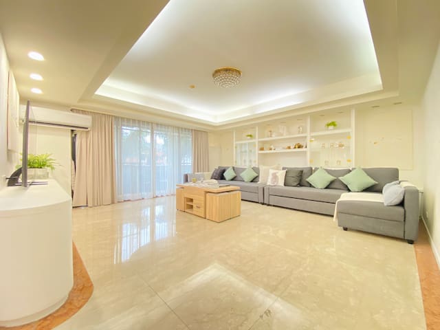 Big 3BR Family Apt | Elevator | Walk to MRT & 101