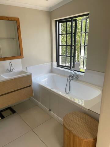 Family House in Claremont gallery image 5