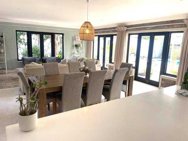 Family House in Claremont gallery image 4