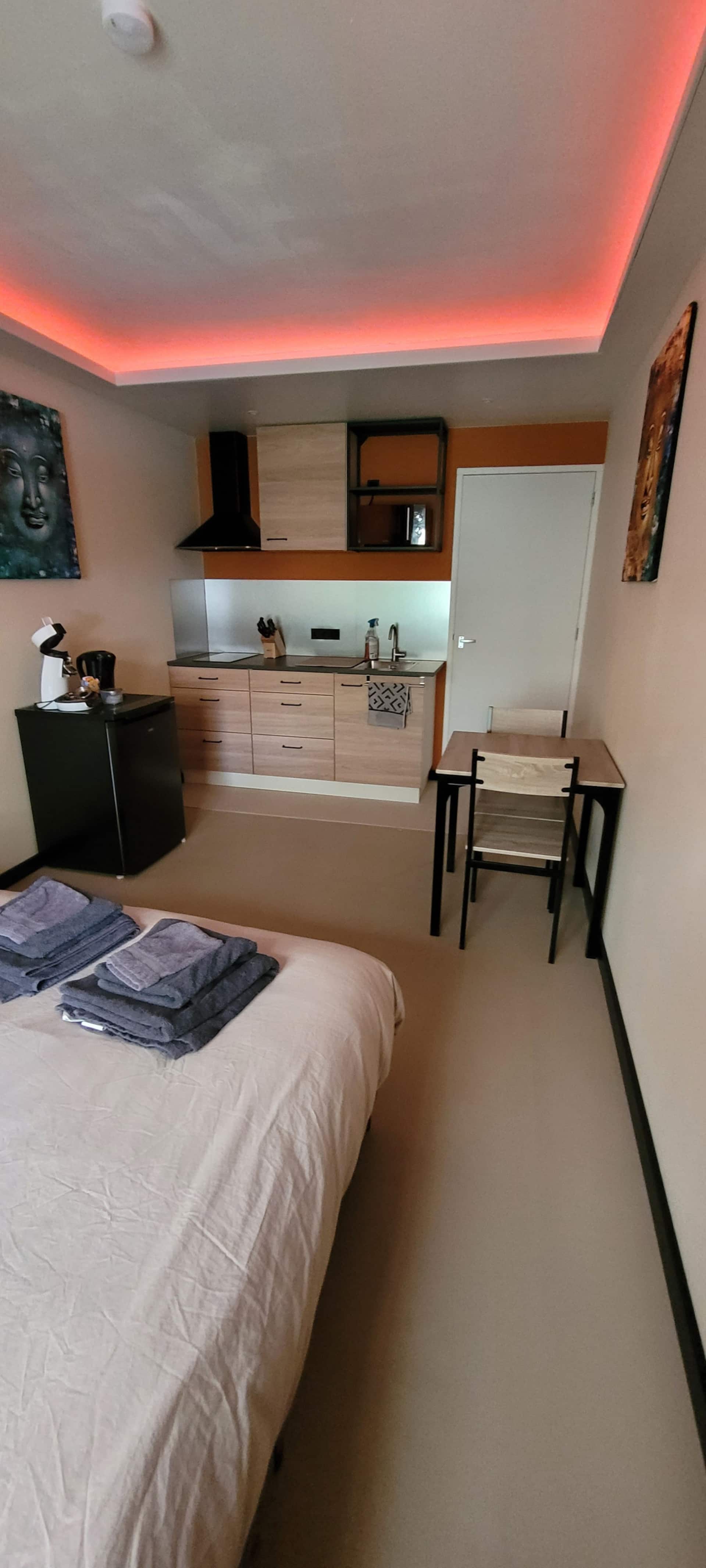 Studio/App 25 km Center Adam