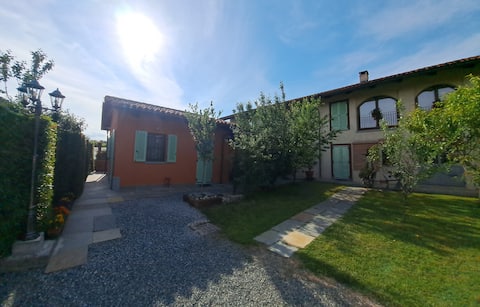 Annuncio Airbnb popolare: Elda's little house a Cuneo