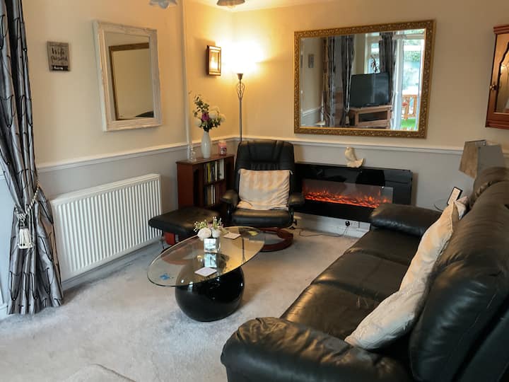 Beach Apartment Dog Friendly Sleeps 2 Adult /Child - Kinmel Bay