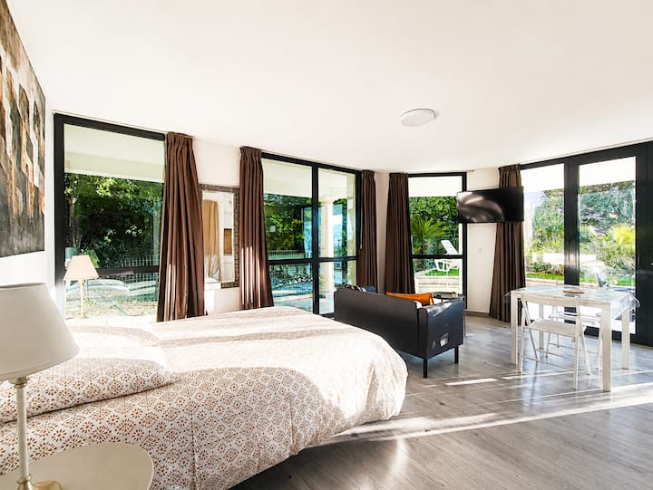 *Studio Climatisé, Terrasse, Jardin,300m De La Mer - Châteauneuf-les-Martigues