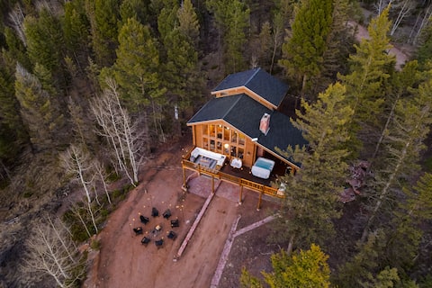 The Cozy Pine • Views • Hot Tub • Game Room • A/C