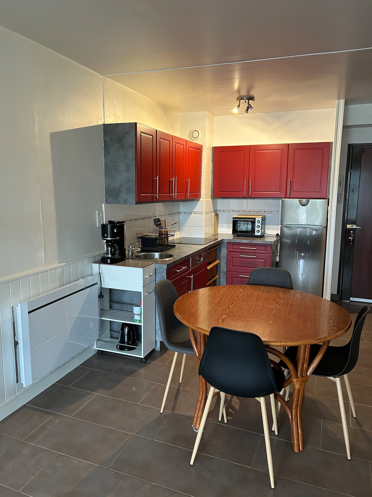 Propriété Airbnb réussie: 2-room apartment with terrace and beautiful view of the port à Douarnenez