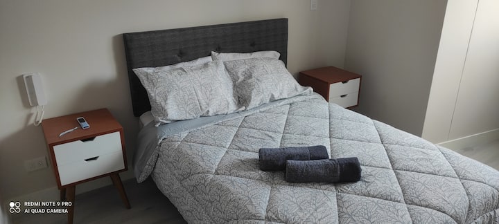 Schlafzimmer 1