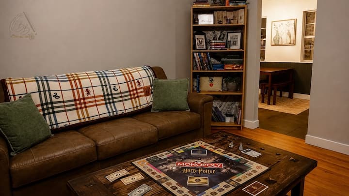 Immersive Themed Stay • Sleeps 7 Near Fort Sill - Lawton, OK